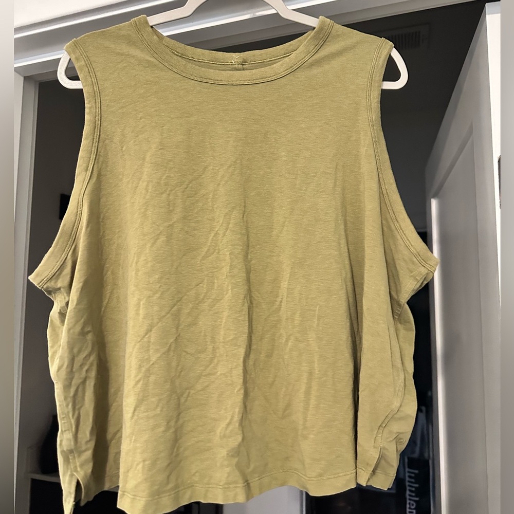 Lululemon crop tank